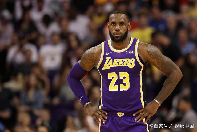 直播海报：霸王归来 何润东助阵苏超宿迁对战南京